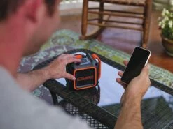 Black & Decker BDCSP18N Bluetooth Speaker | 18 Volt | Lithium Ion | Bereik 30 M [BDCSP18N] -METABO Winkel Black Decker BDCSP18N BDCSP18 N ext 3