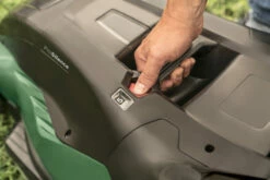 Bosch Tuingereedschap UniversalRotak 450 Grasmaaier | LeafCollect | ErgoFlex | 1300 Watt | 34 Cm [0.600.8B9.005] -METABO Winkel Bosch Tuin UniversalRotak 450 0.600.8B9.000 ext 5