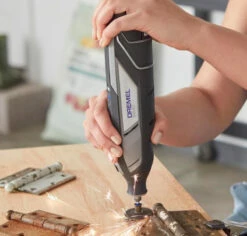 Dremel 8240-3/45 Multitool | Accu 12V 2,0 Ah Li-Ion | +3 Hulpstuk +45 Acc. [F.013.824.0JF] -METABO Winkel Dremel 8240 3 45 F.013.824.0JF ext 3