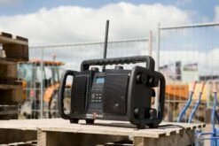 PerfectPro ROCKBULL Bouwradio | Digitaal | High Power | Aux Ingang [RB2] -METABO Winkel PerfectPro Rockbull BULL1 ext 2