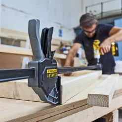 Stanley FatMax Eenhandklem XL Eenhandklem | Klemcapaciteit 90 X 300 Mm | Lengte 560 Mm [FMHT0-83239] -METABO Winkel Stanley handgereedschap FatMax eenhandklem XL FMHT0 83238 ext 8